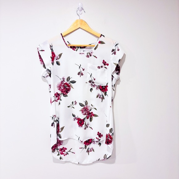 Reitmans Tops - REITMANS White floral flowy blouse | Feminine casual | Medium
